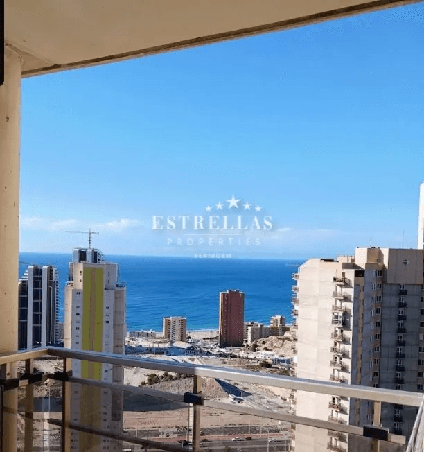 Piso de 2 Dormitorios con parking y trastero en la zona Poniente en BENIDORM