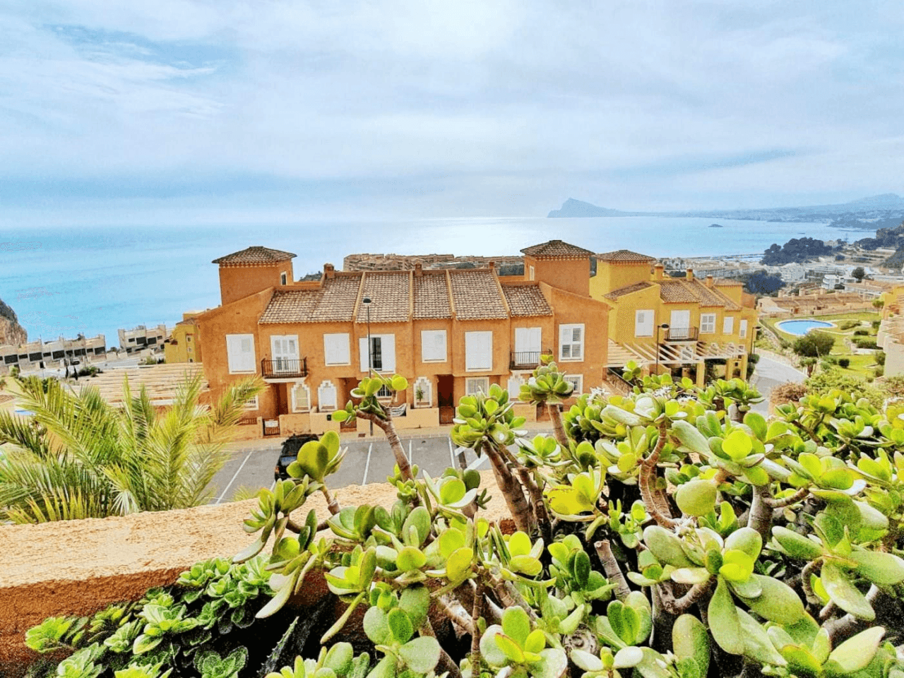 Chalet pareado con vistas al mar en Altea Mascarat