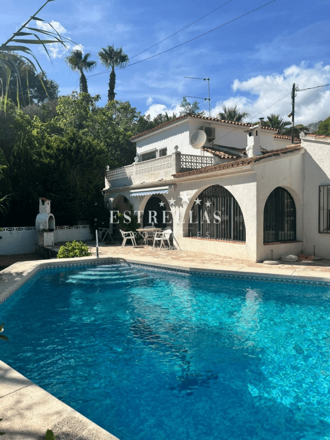 ¡A la venta! CHALET INDEPENDIENTE con Piscina Privada en Mascarat, ALTEA.