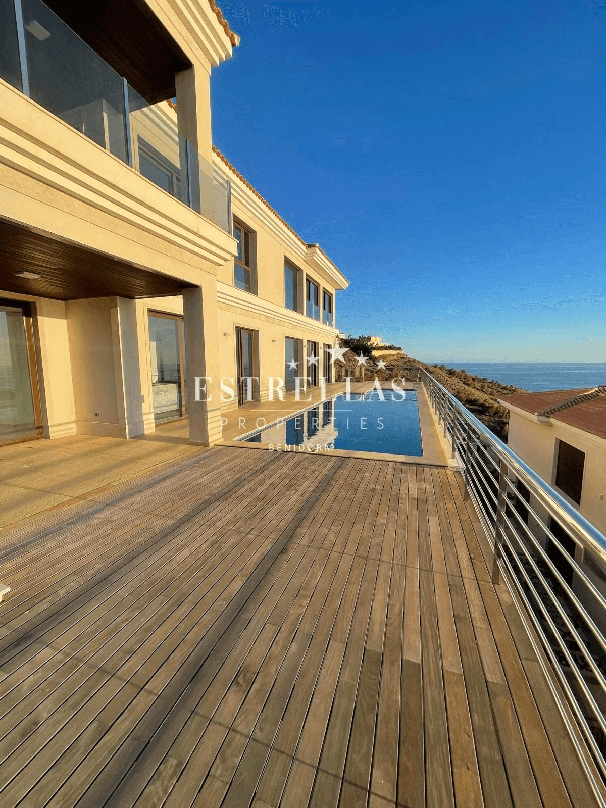 IMPRESIONANTE Villa de LUJO sobre el Mar en zona exclusiva de Benidorm