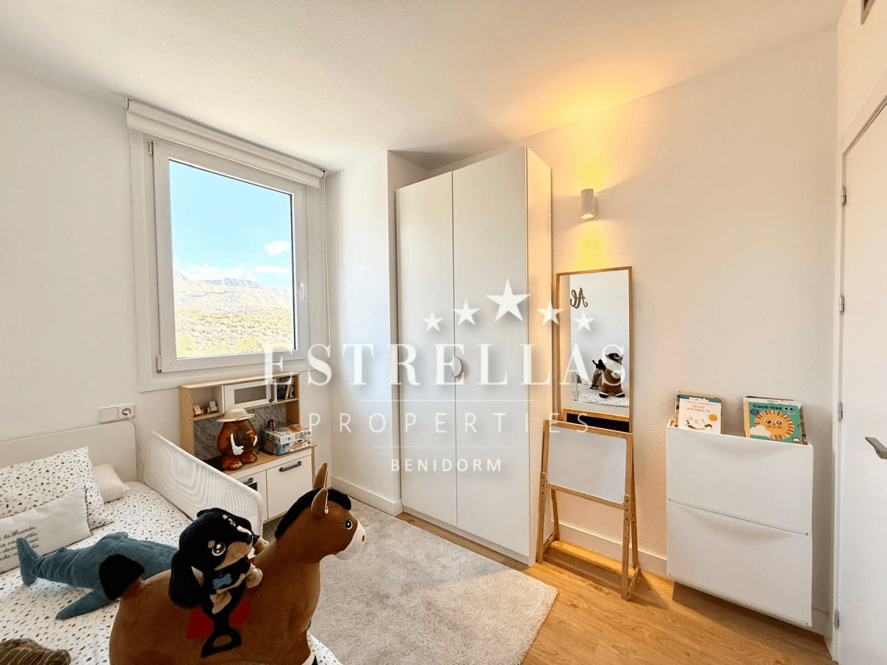 Exclusivo apartamento REFORMADO de 3 DORMITORIOS con piscina y garaje en Cala de Finestrat Y Villajoyosa
