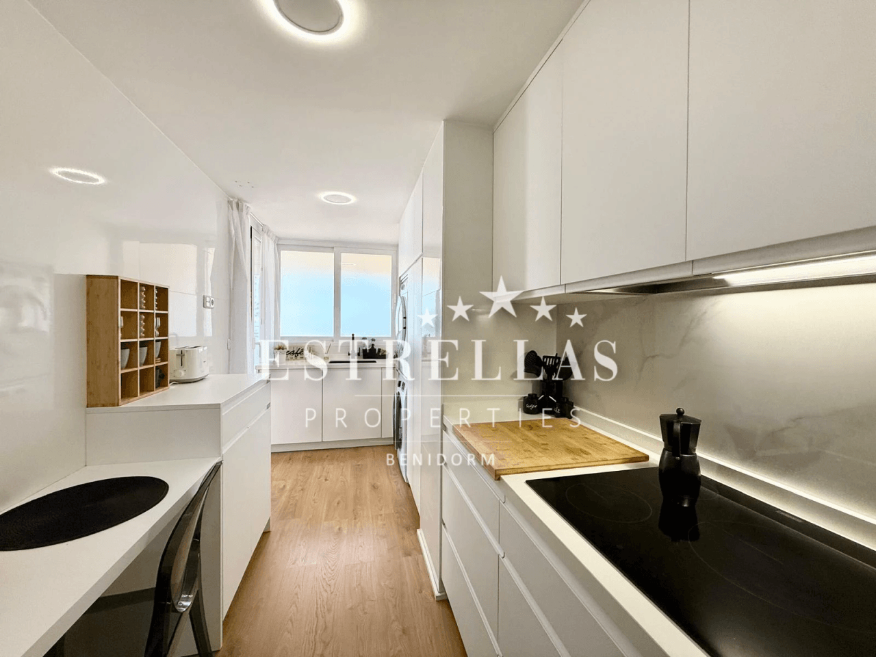 Exclusivo apartamento REFORMADO de 3 DORMITORIOS con piscina y garaje en Cala de Finestrat Y Villajoyosa