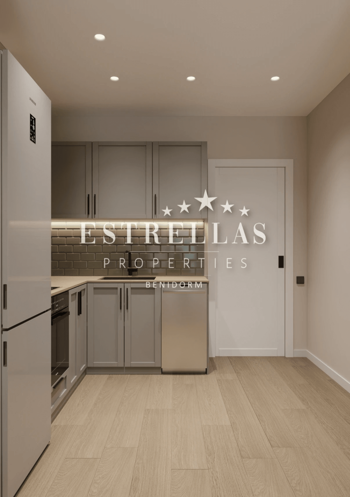 Apartamento reformado en Benidorm cerca de Playa de Poniente con piscina y orientación sur