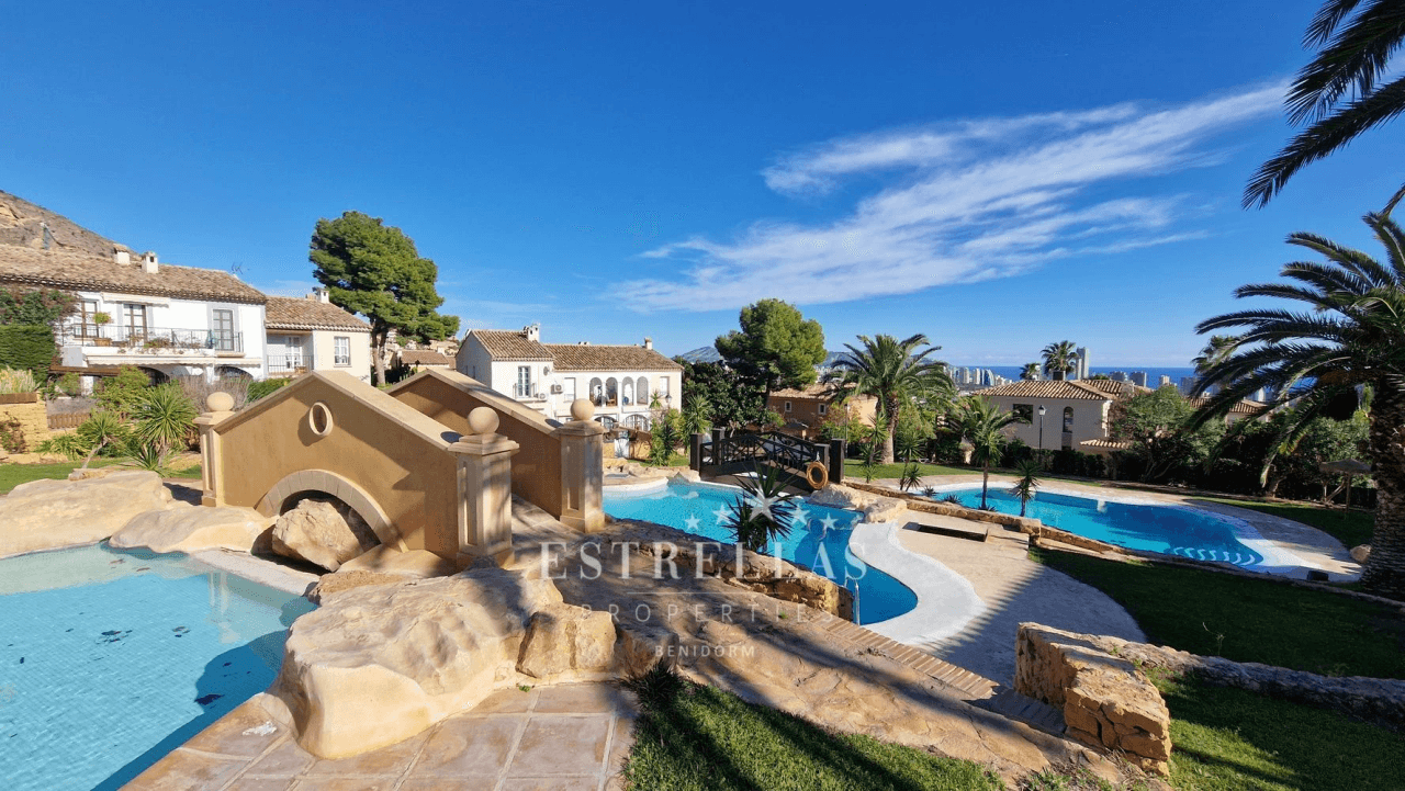 ¡MODERNO BUNGALOW en Finestrat a muy buen precio!