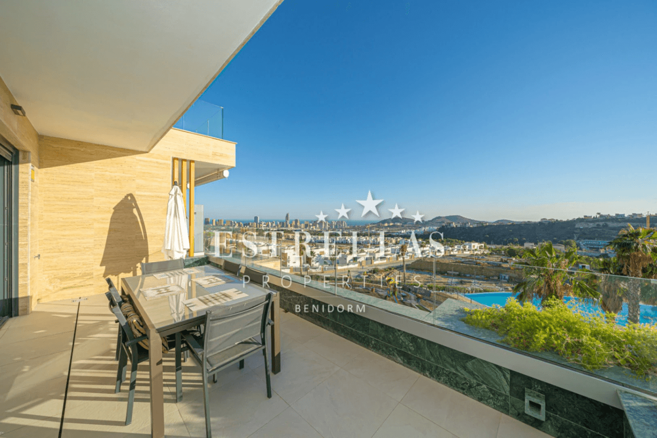 Moderno Duplex con vistas al Mar en FINESTRAT