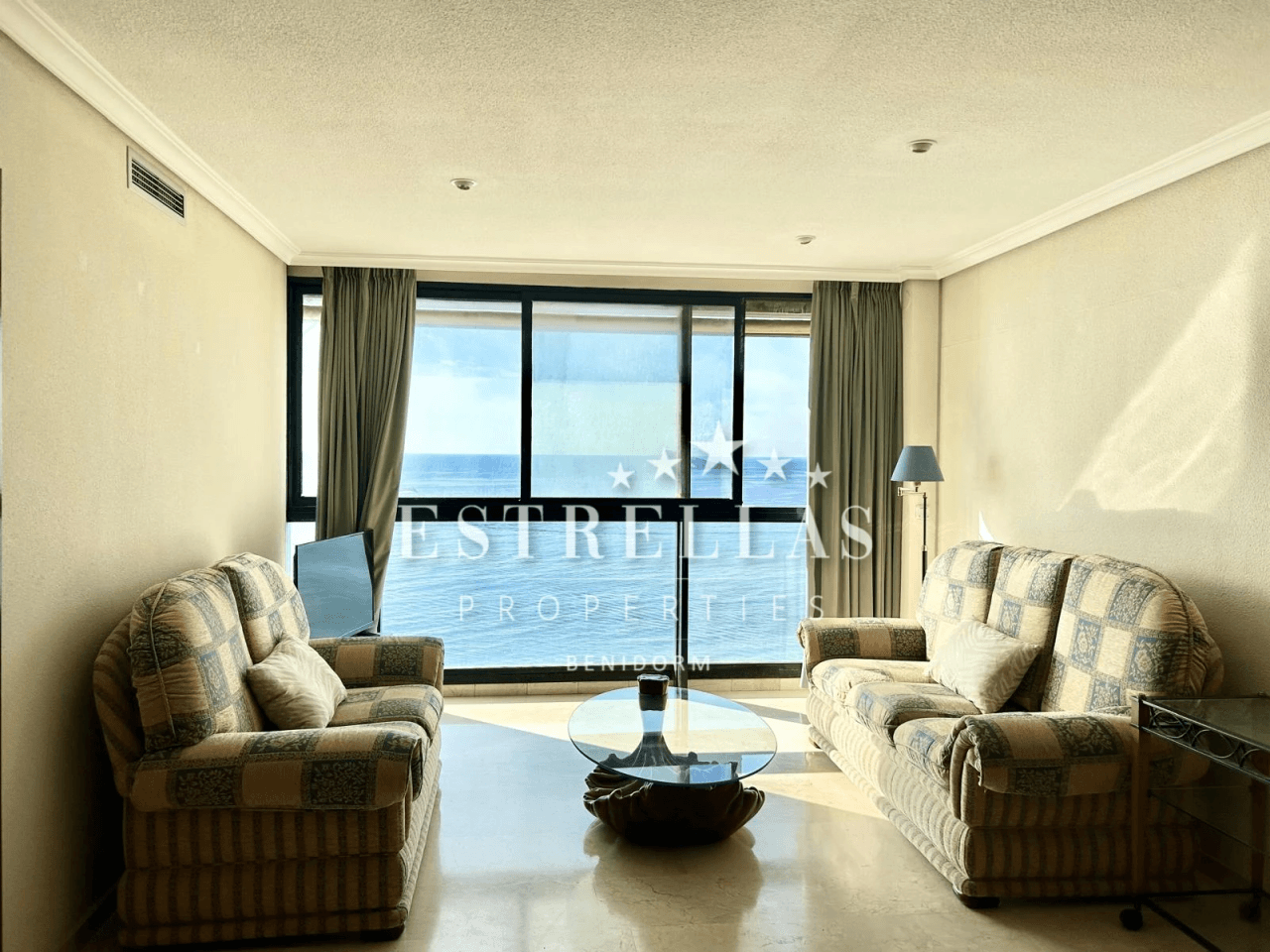 Apartamento en primera línea de BENIDORM Playa Levante con Garaje incluido