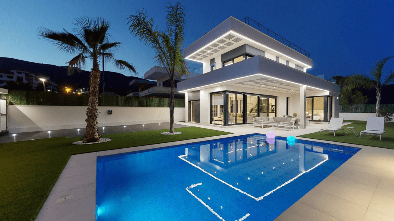 VIDEO! VIVIENDA EXCLUSIVA CON JARDIN Y PISCINA PRIVADA!