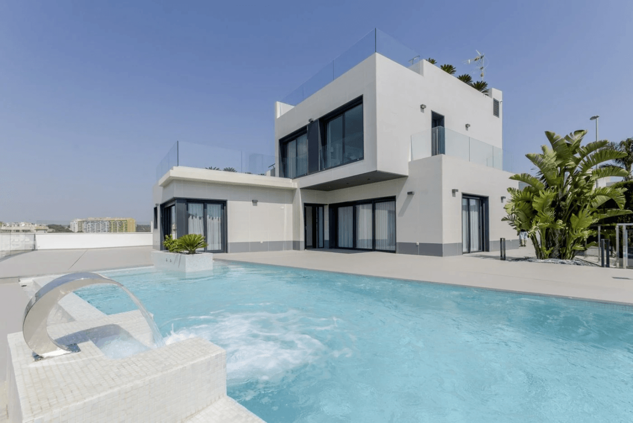 Villa til salg i Orihuela Costa