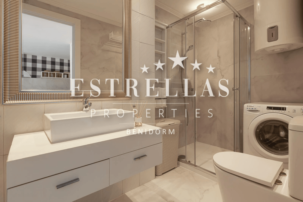 Geheel gerenoveerd appartement met Hoog Potentieel in BENIDORM