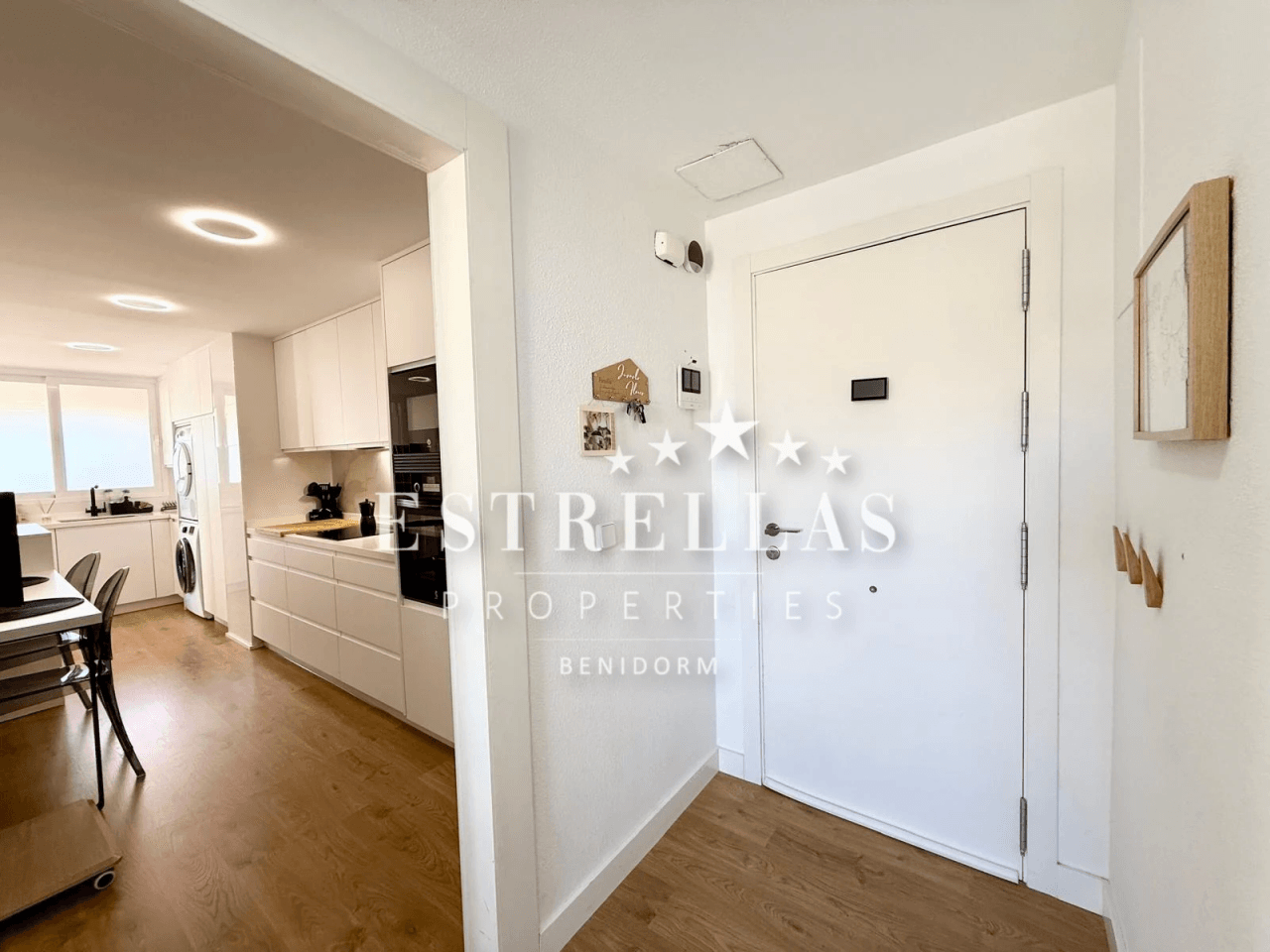 Exclusief HERGEMODEERD appartement met 3 SLAAPKAMERS, zwembad en garage in Cala de Finestrat en Villajoyosa.
