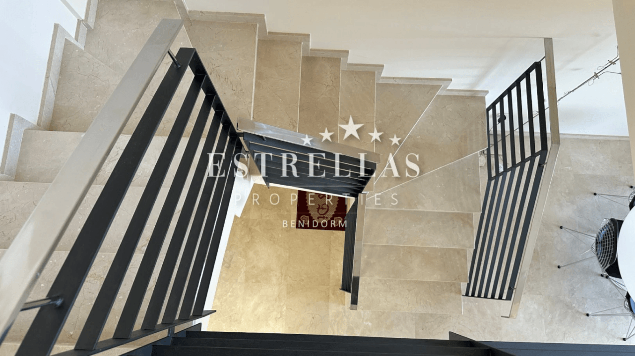 Duplex met uitzicht op zee in Sierra Cortina – 3 terrassen, garage, zwembad | Finestrat