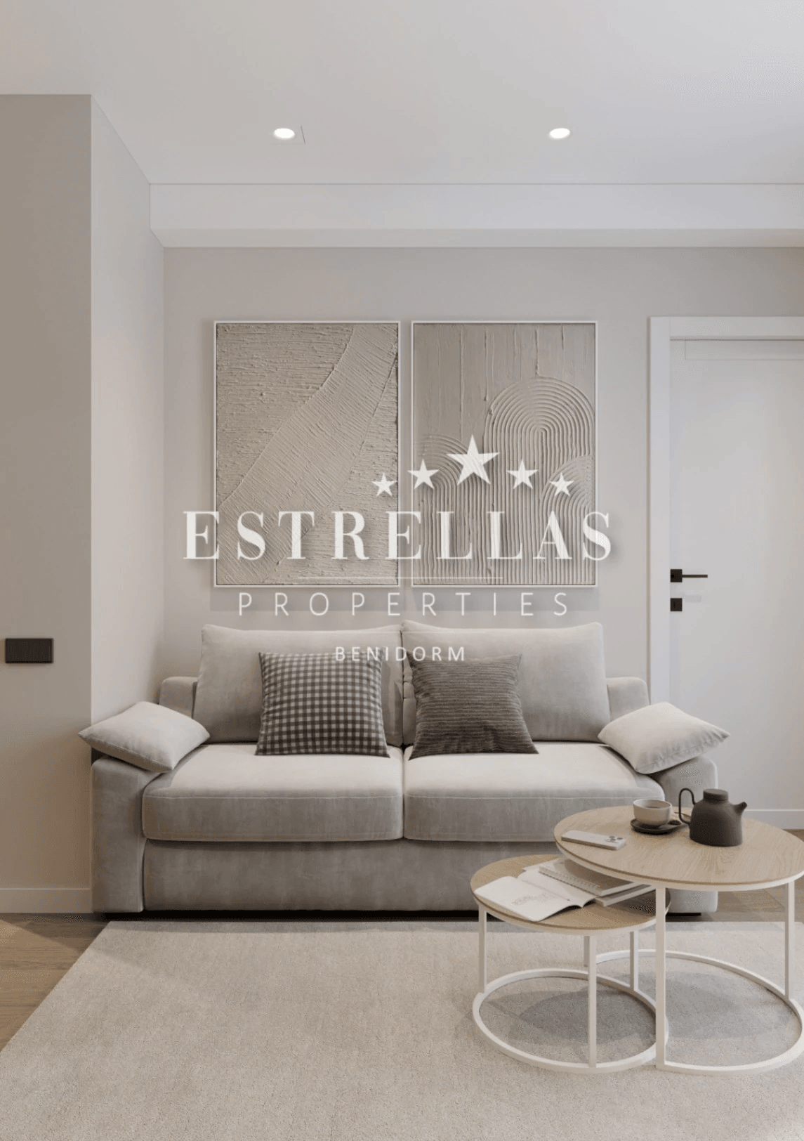Gerestyled appartement in Benidorm dichtbij Playa de Poniente met zwembad en op het zuiden gericht.