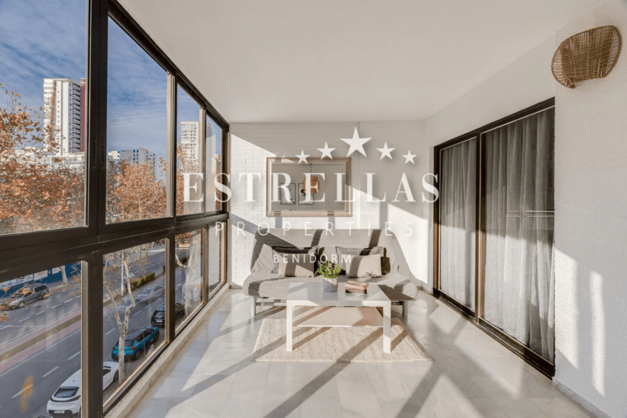 Geheel gerenoveerd appartement met Hoog Potentieel in BENIDORM