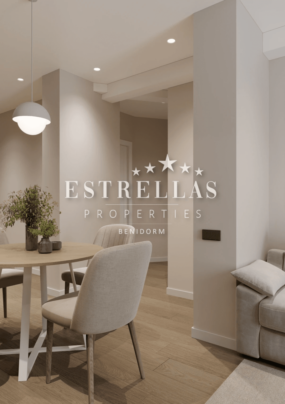 Gerestyled appartement in Benidorm dichtbij Playa de Poniente met zwembad en op het zuiden gericht.