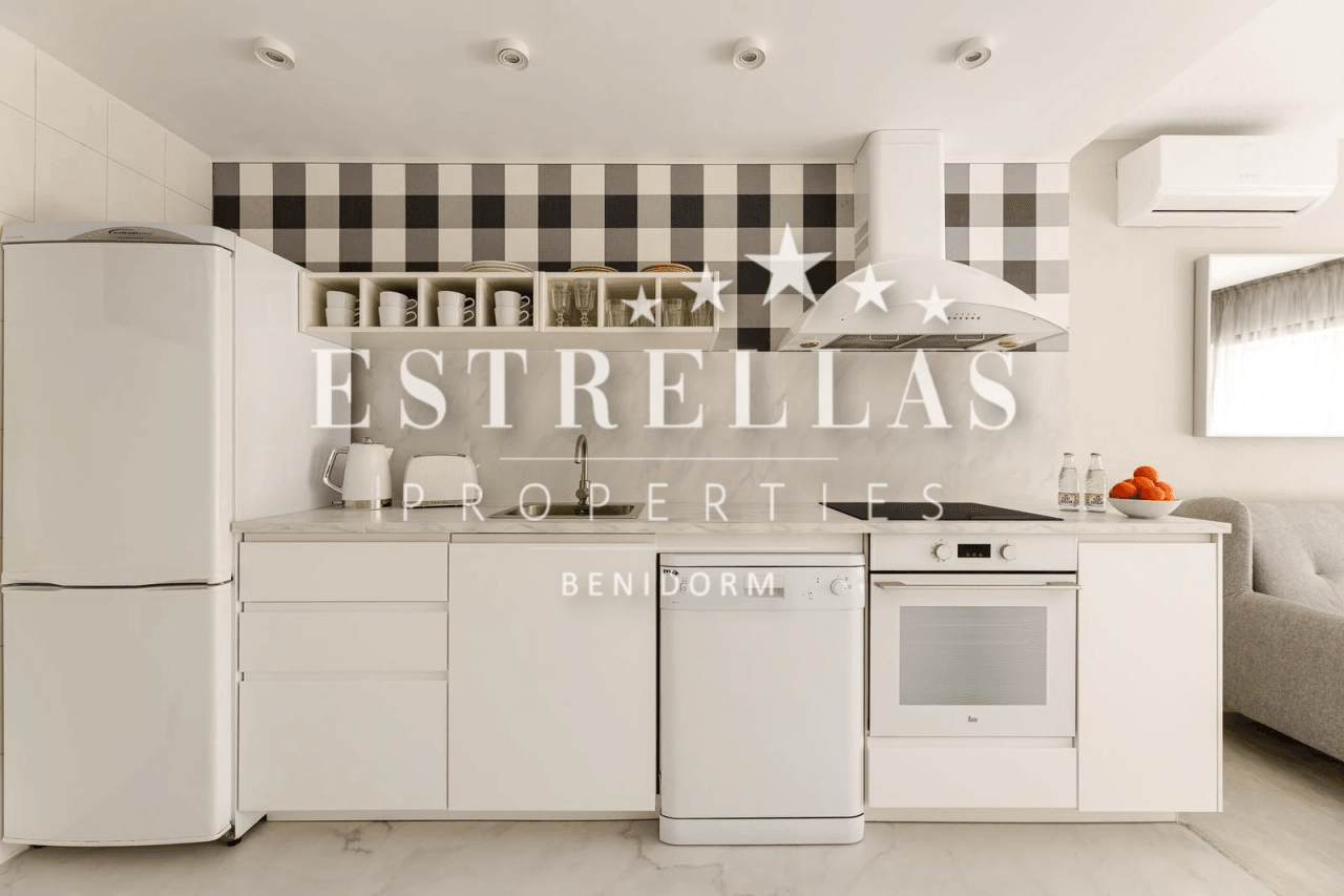 Geheel gerenoveerd appartement met Hoog Potentieel in BENIDORM