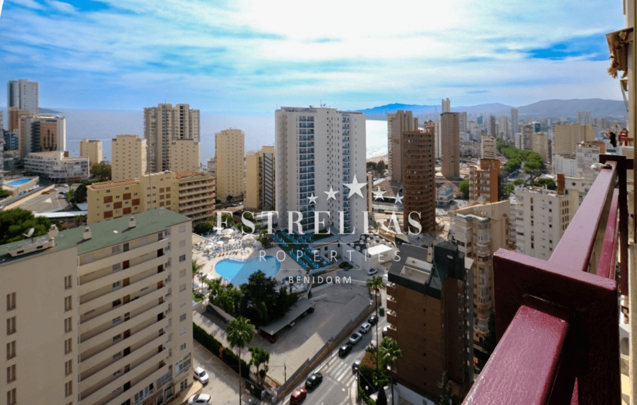 Apartamento con vistas al mar en la Playa de Levante de Benidorm