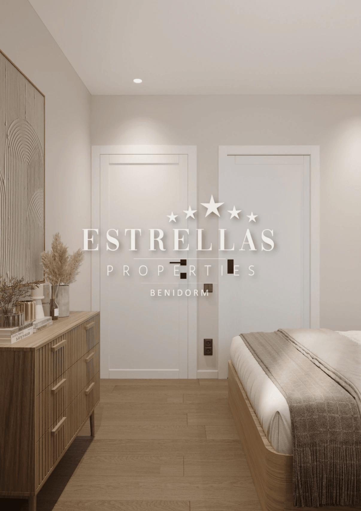 Gerestyled appartement in Benidorm dichtbij Playa de Poniente met zwembad en op het zuiden gericht.