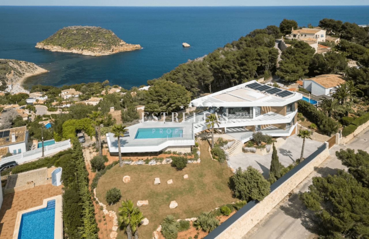 VIDEO! Exklusive Villa mit Meerblick in Cala del Portichol, Jávea