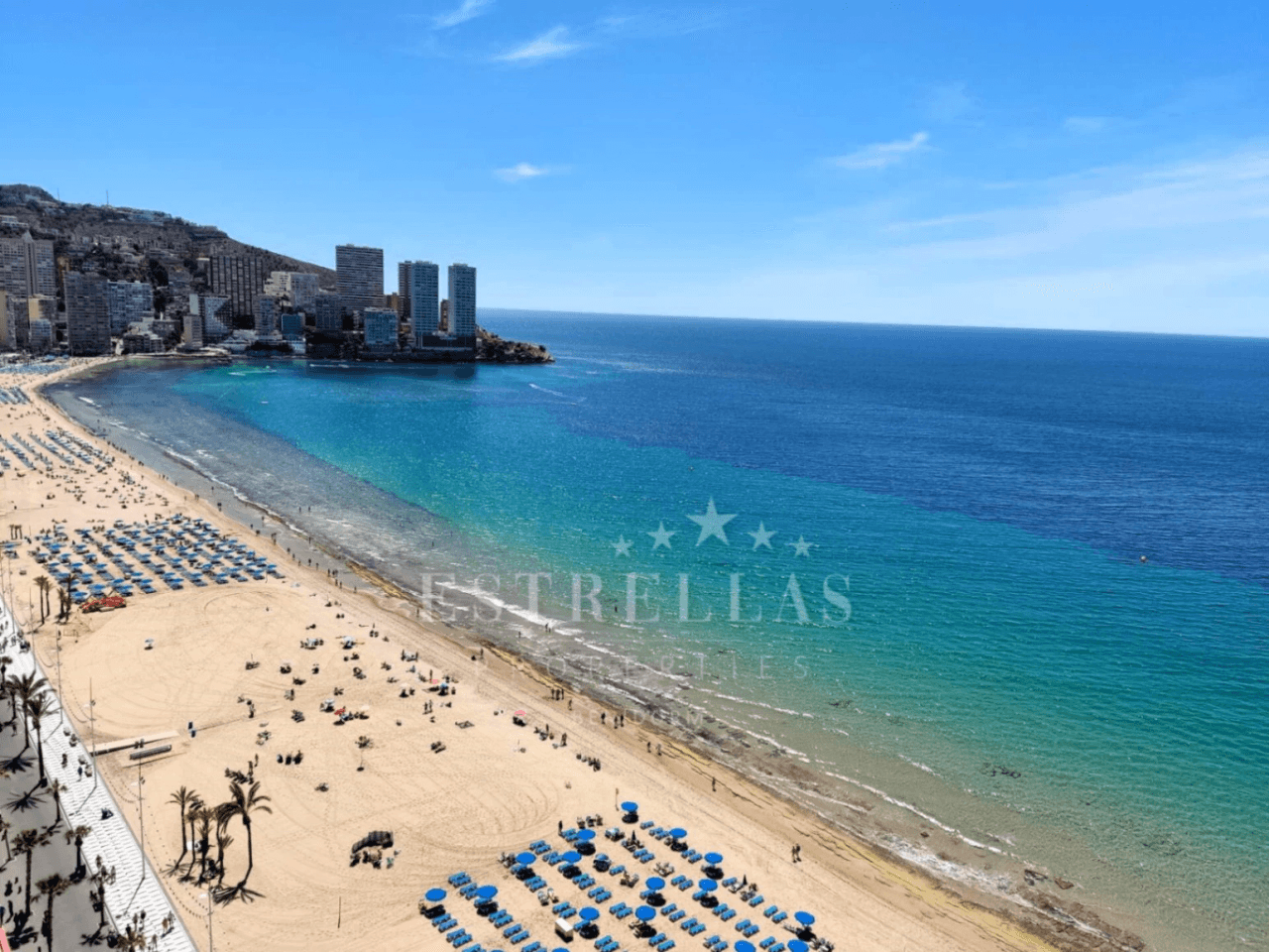 GRAN APARTAMENTO en Primera Línea de la Playa Levante BENIDORM