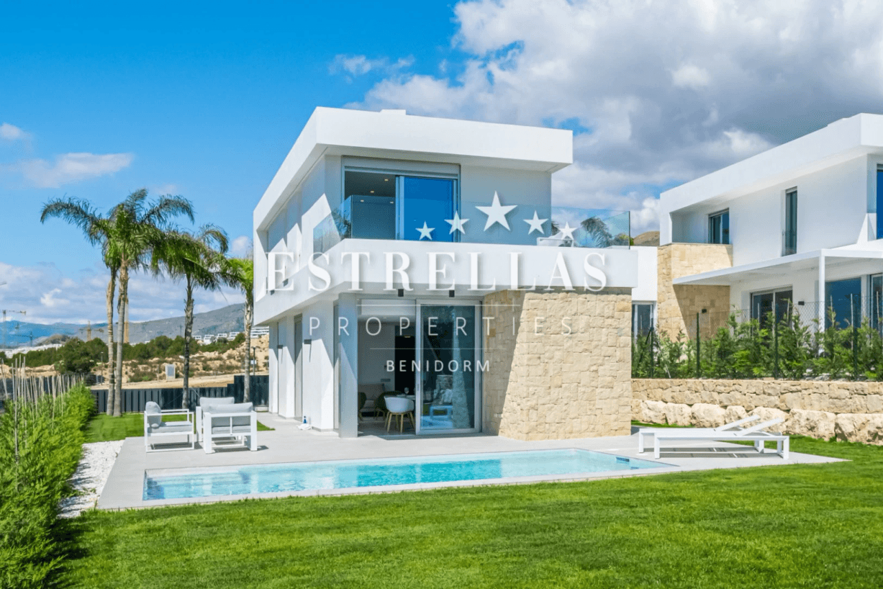 Villa contemporánea de lujo con piscina privada en Sierra Cortina