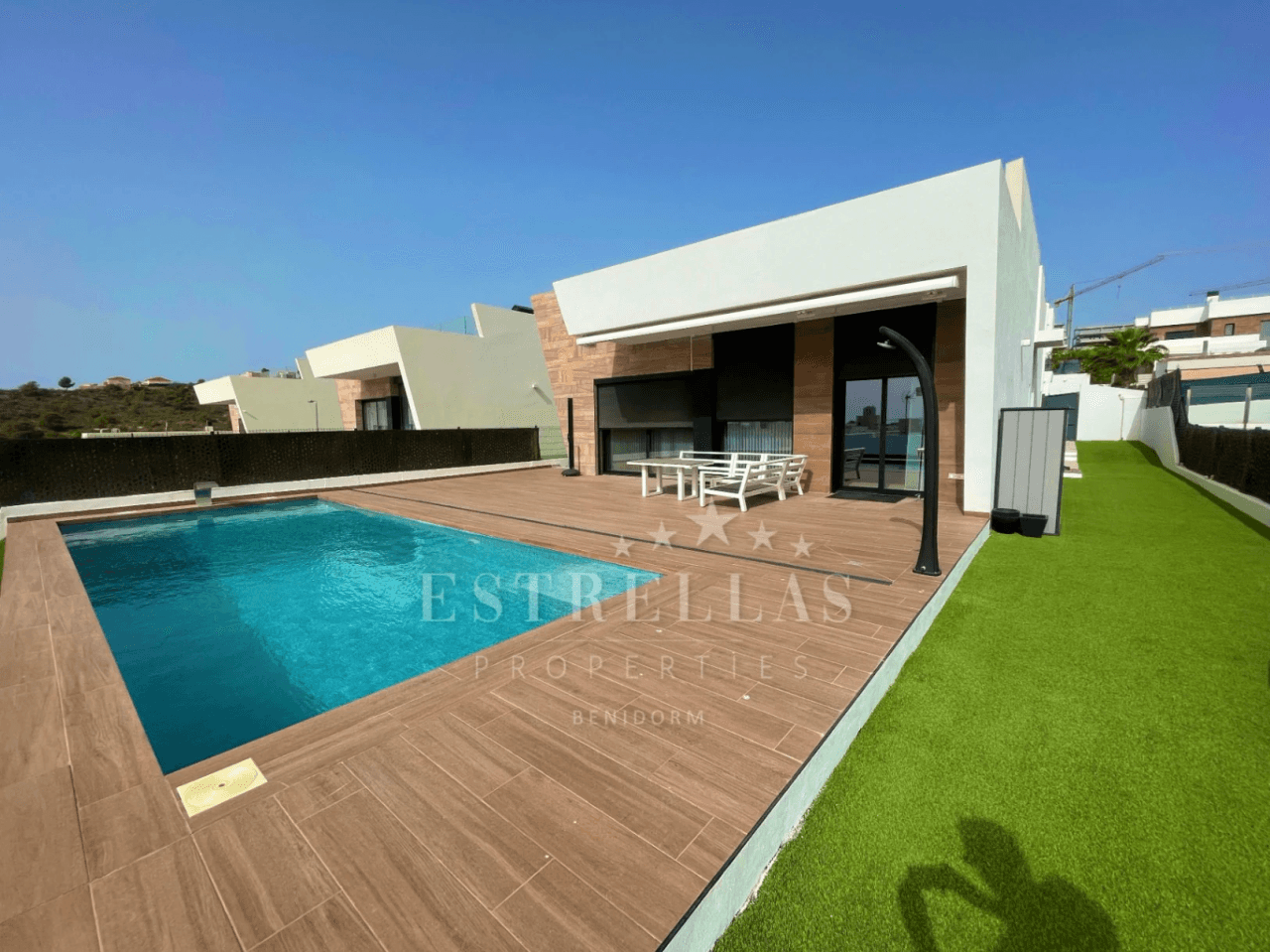 Moderna Villa CONSTRUIDA a 10 minutos de BENIDORM