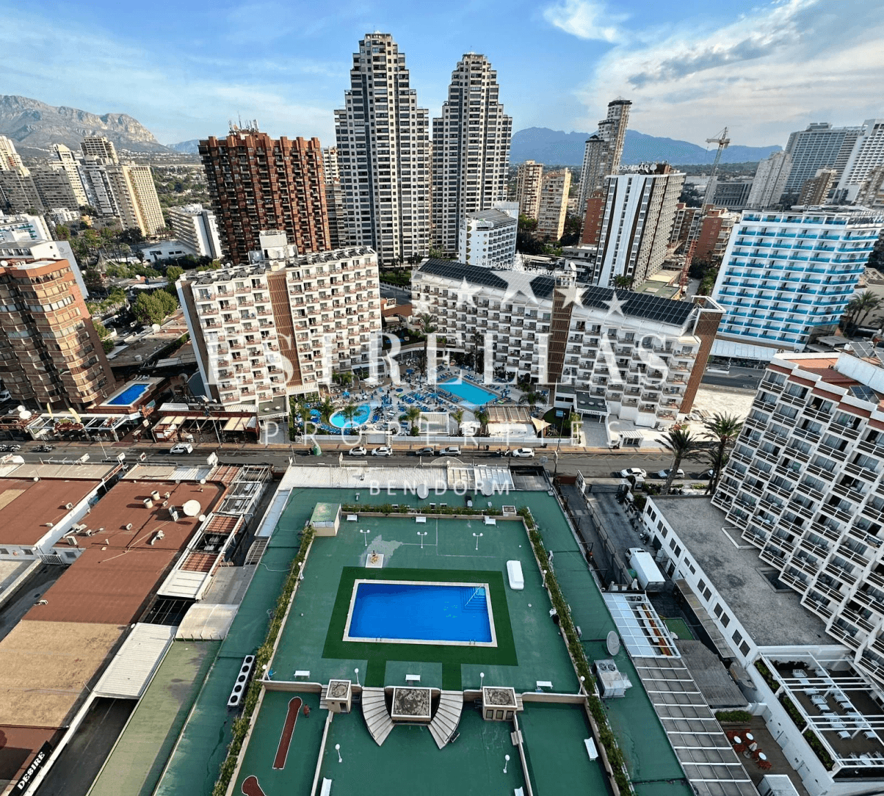 Geheel gerenoveerd appartement met Hoog Potentieel in BENIDORM