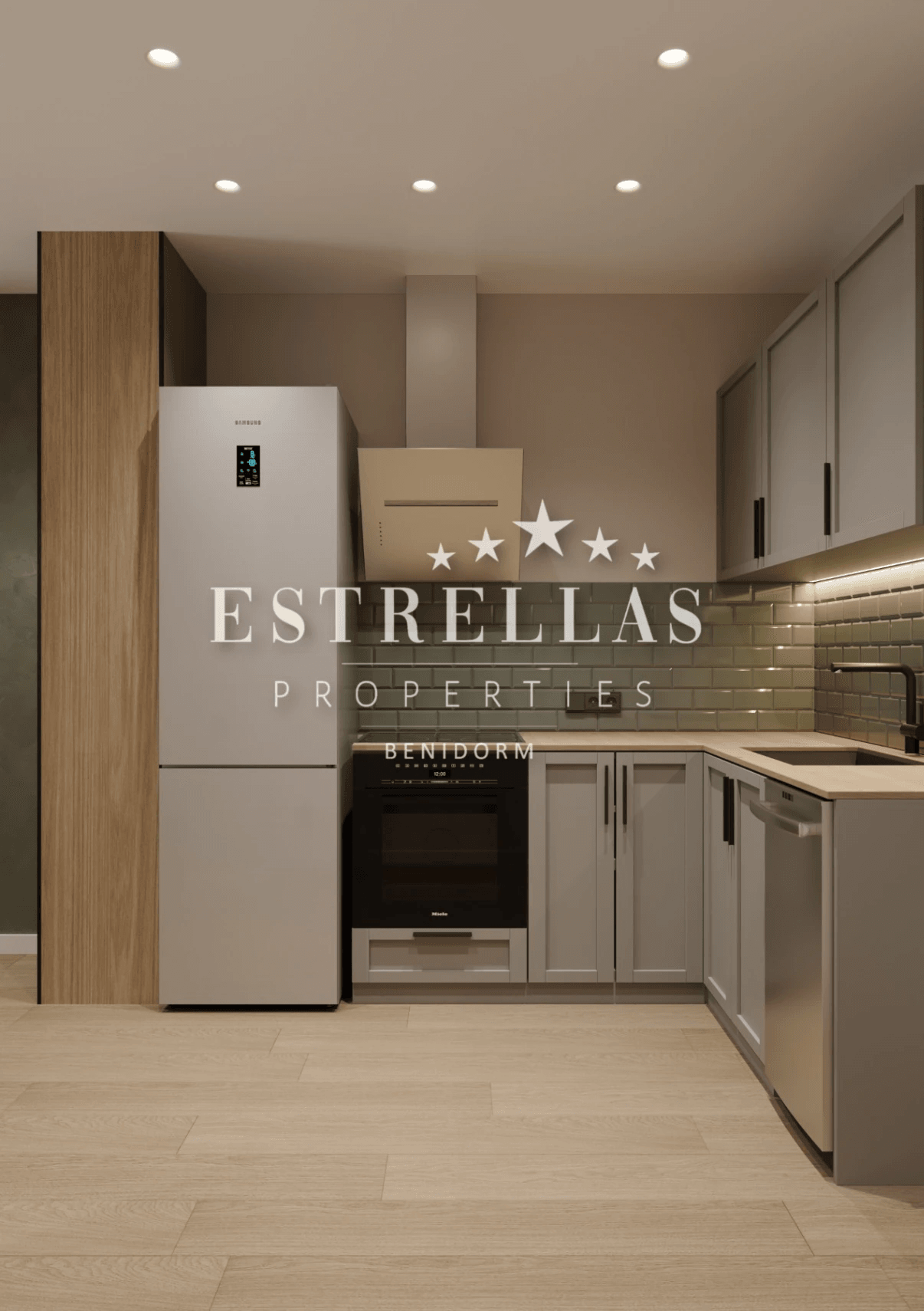 Gerestyled appartement in Benidorm dichtbij Playa de Poniente met zwembad en op het zuiden gericht.