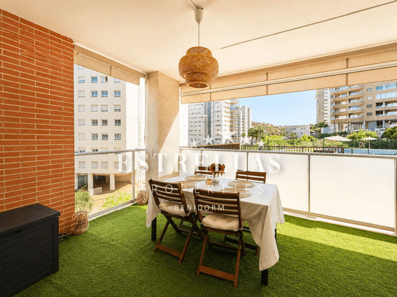 Exclusief HERGEMODEERD appartement met 3 SLAAPKAMERS, zwembad en garage in Cala de Finestrat en Villajoyosa.