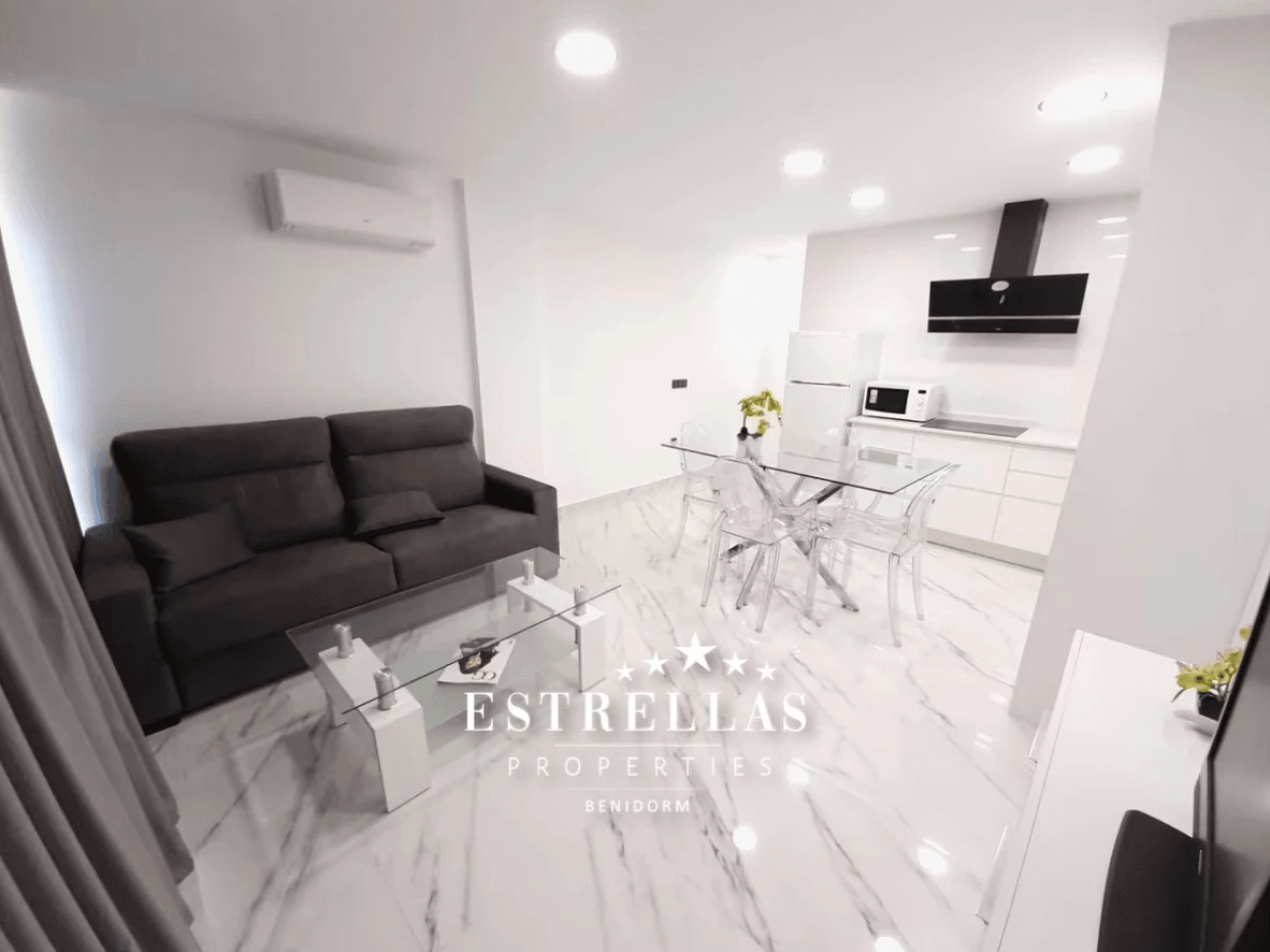 Moderno APARTAMENTO en BENIDORM 100 metros de la Playa Levante