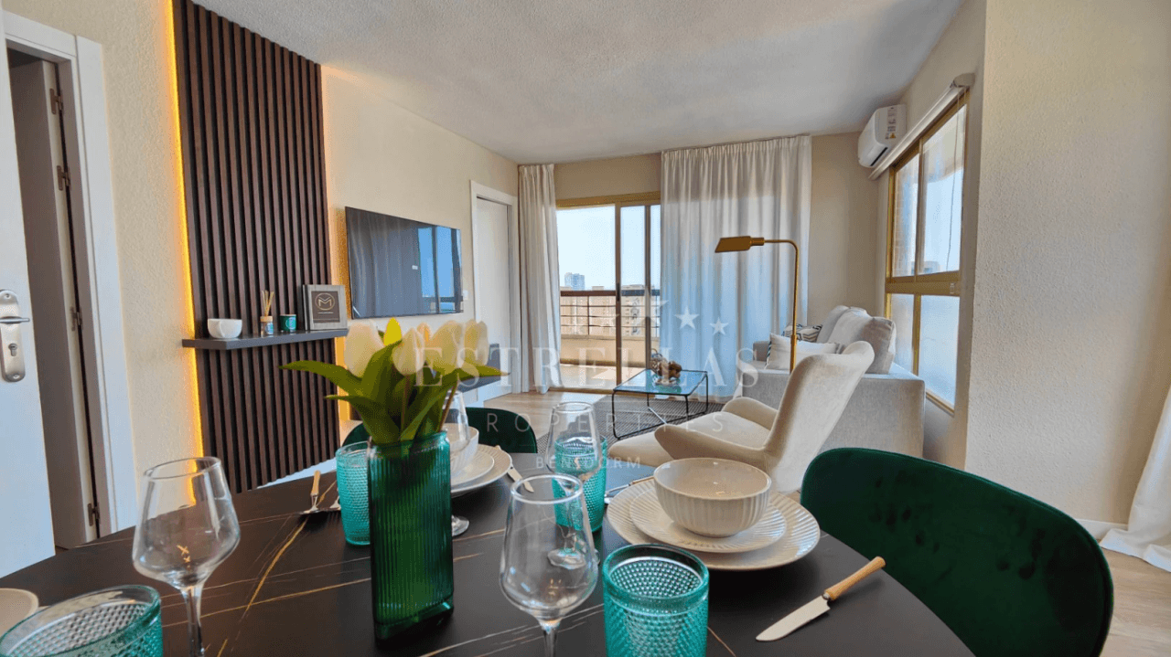 Amplio apartamento con LICENCIA TURÍSTICA y vistas al MAR en Benidorm