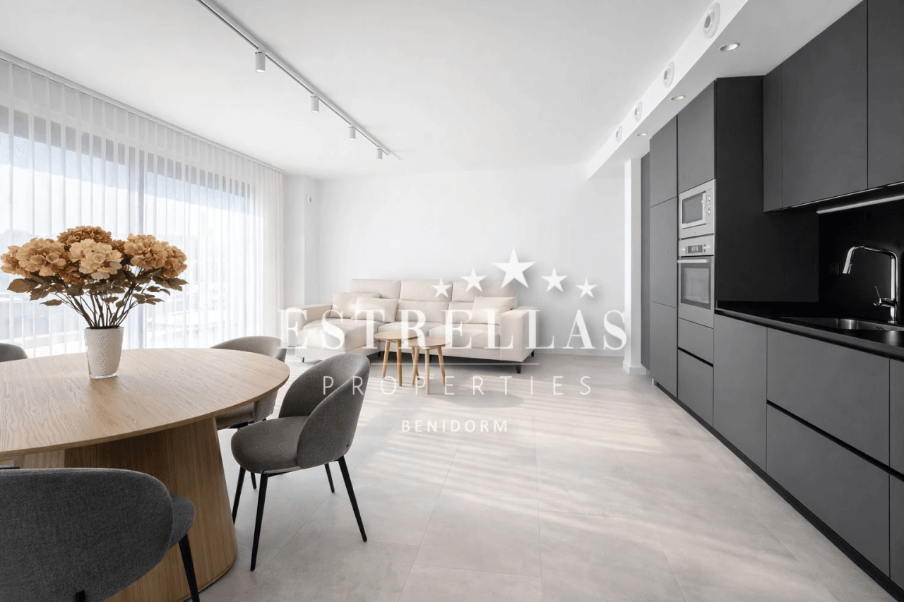 Apartamento en planta baja de estilo MODERNO con piscina privada en FINESTRAT