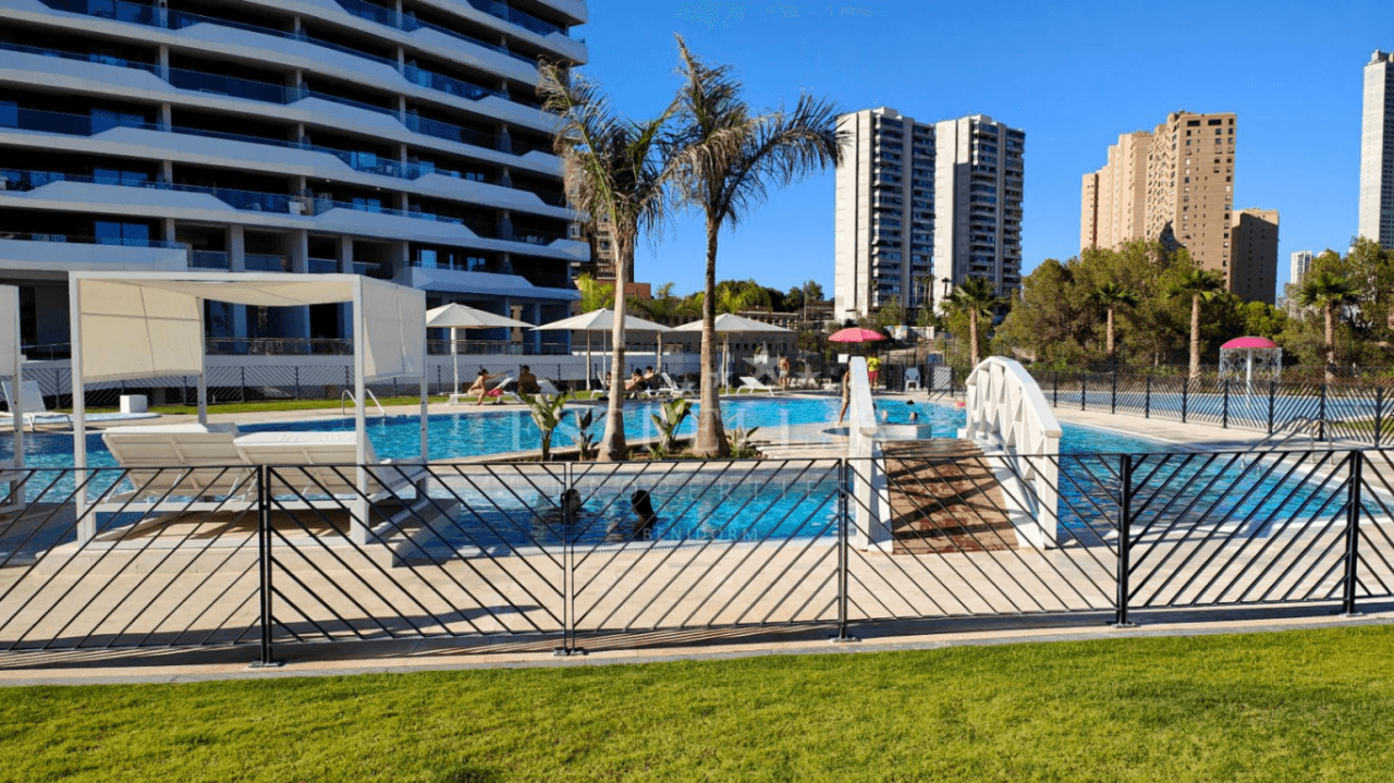 Apartamento en edificio moderno en PONIENTE