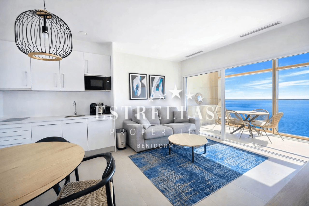 Apartment mit Panoramablick auf das Meer in der 21. Etage – Luxusleben im ikonischen Torre Intempo