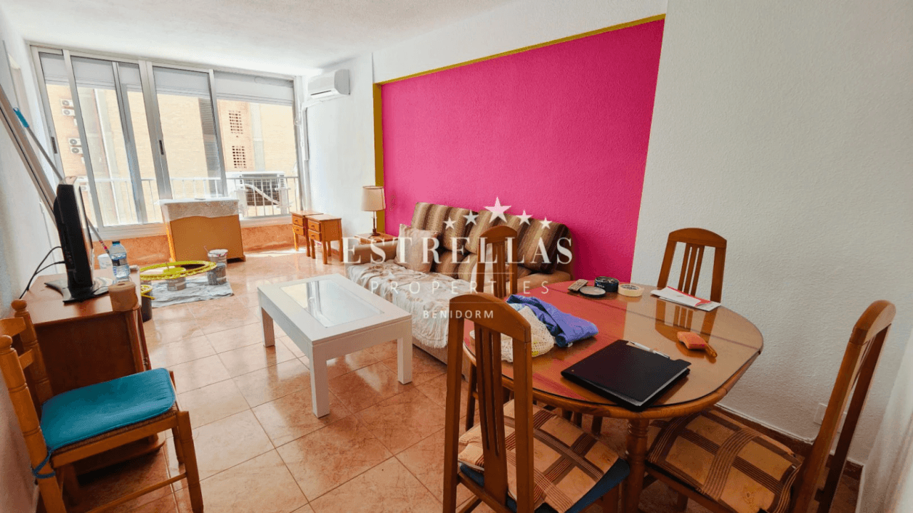 APPARTEMENT DE 2 CHAMBRES DANS UN EMPLACEMENT STRATÉGIQUE À BENIDORM - PRÊT À ÊTRE PROFITÉ OU À LOUER !