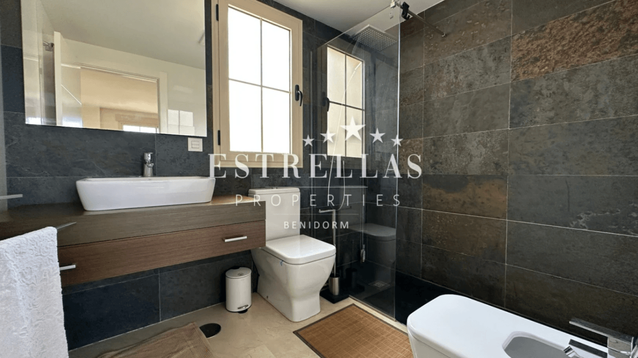 Duplex met uitzicht op zee in Sierra Cortina – 3 terrassen, garage, zwembad | Finestrat