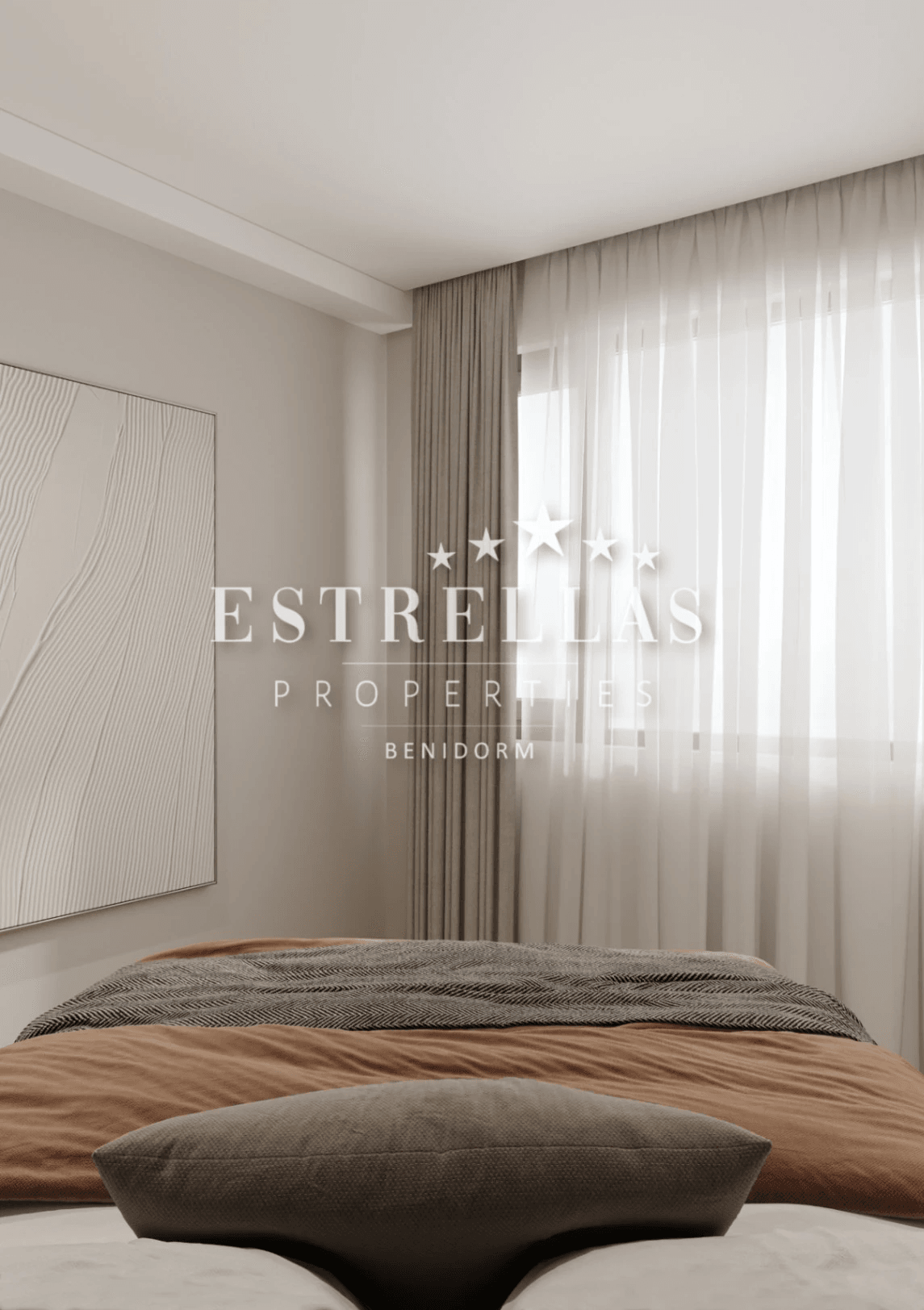 Gerestyled appartement in Benidorm dichtbij Playa de Poniente met zwembad en op het zuiden gericht.