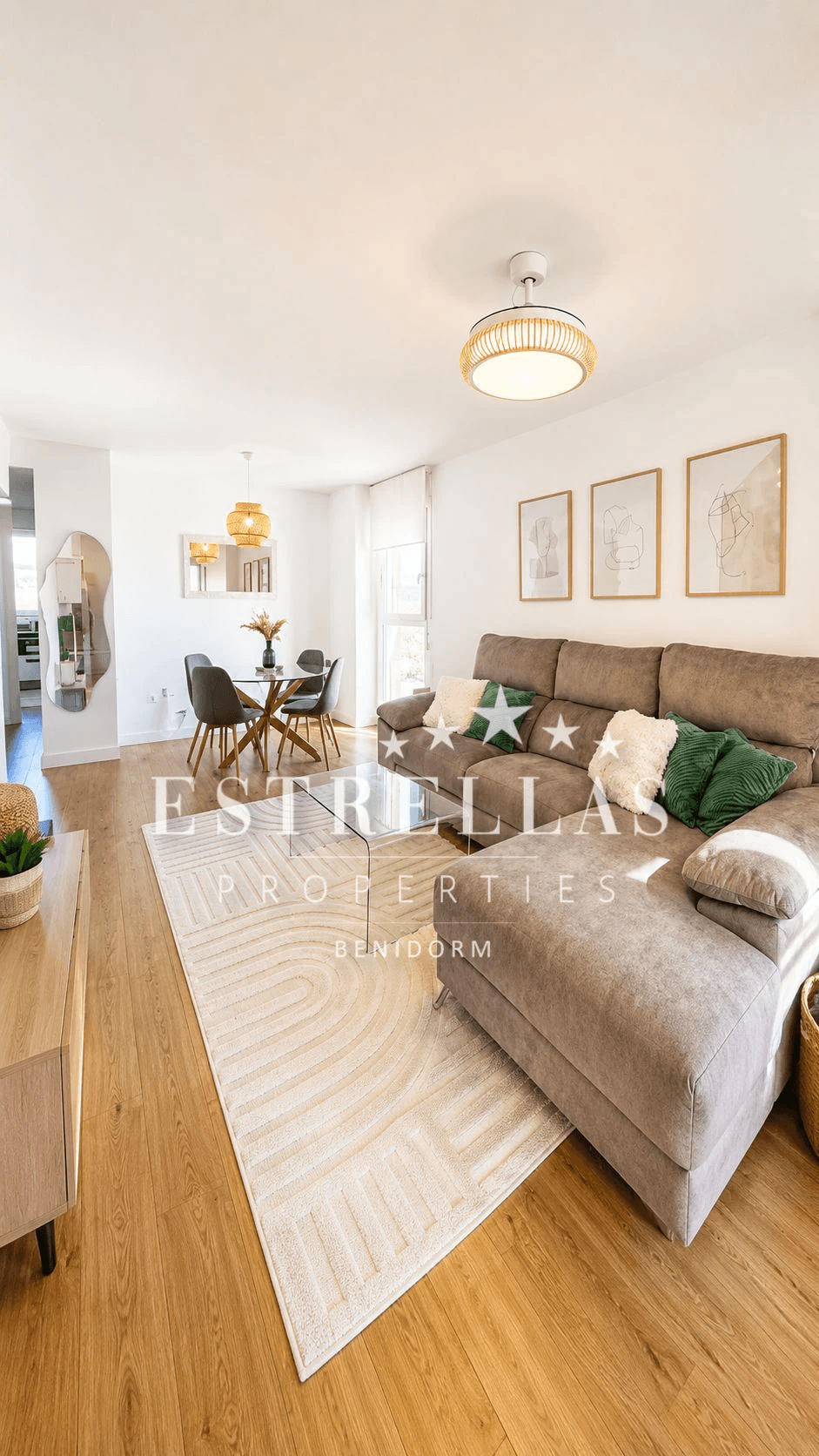 Exclusief HERGEMODEERD appartement met 3 SLAAPKAMERS, zwembad en garage in Cala de Finestrat en Villajoyosa.