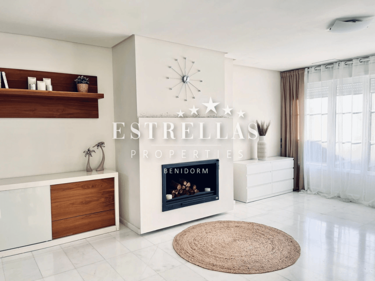 Luxe villa in Sierra Cortina met zeezicht, privézwembad en 4 slaapkamers in Finestrat