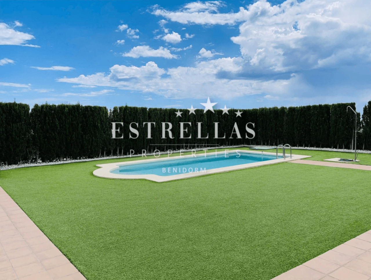 Luxe villa in Sierra Cortina met zeezicht, privézwembad en 4 slaapkamers in Finestrat