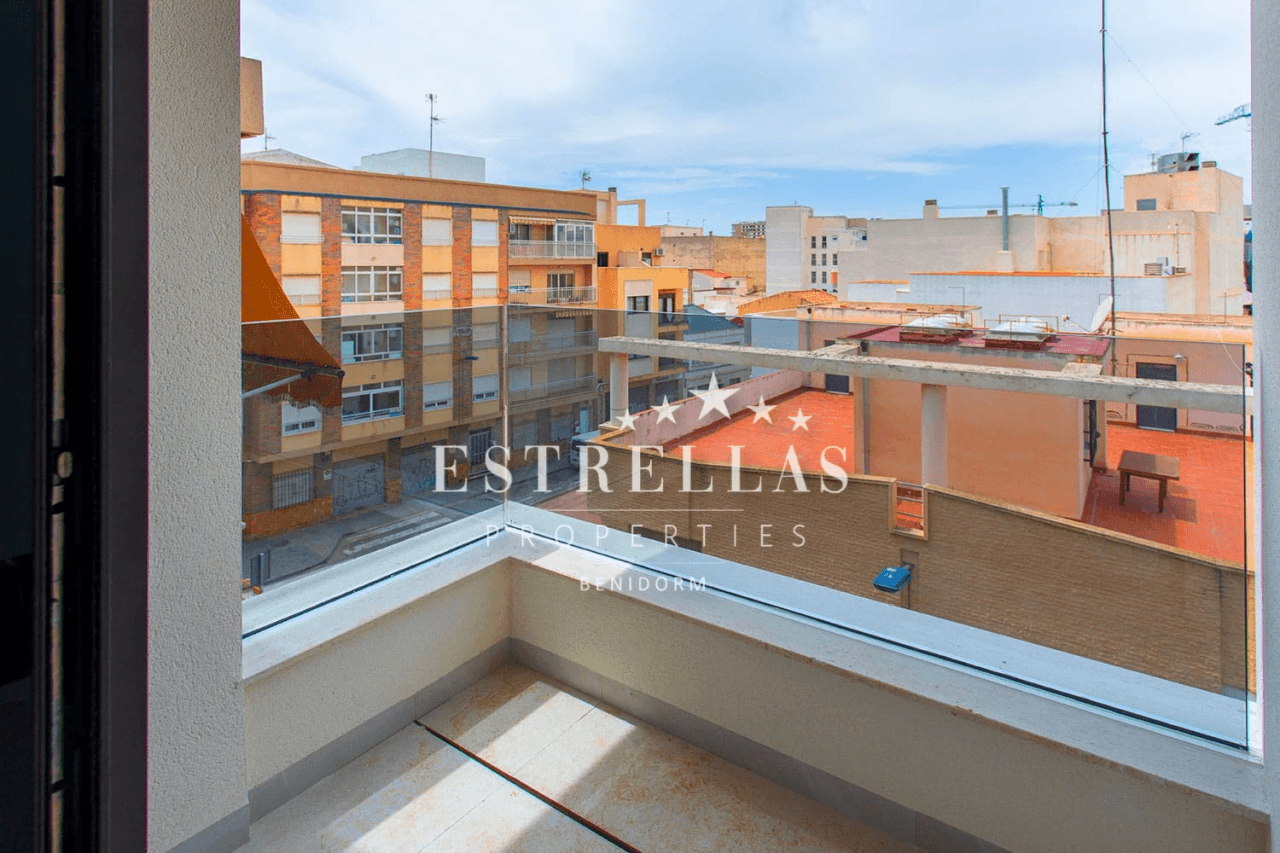 Moderne appartement nabij het strand in Torrevieja met zwembad en uitzicht op zee
