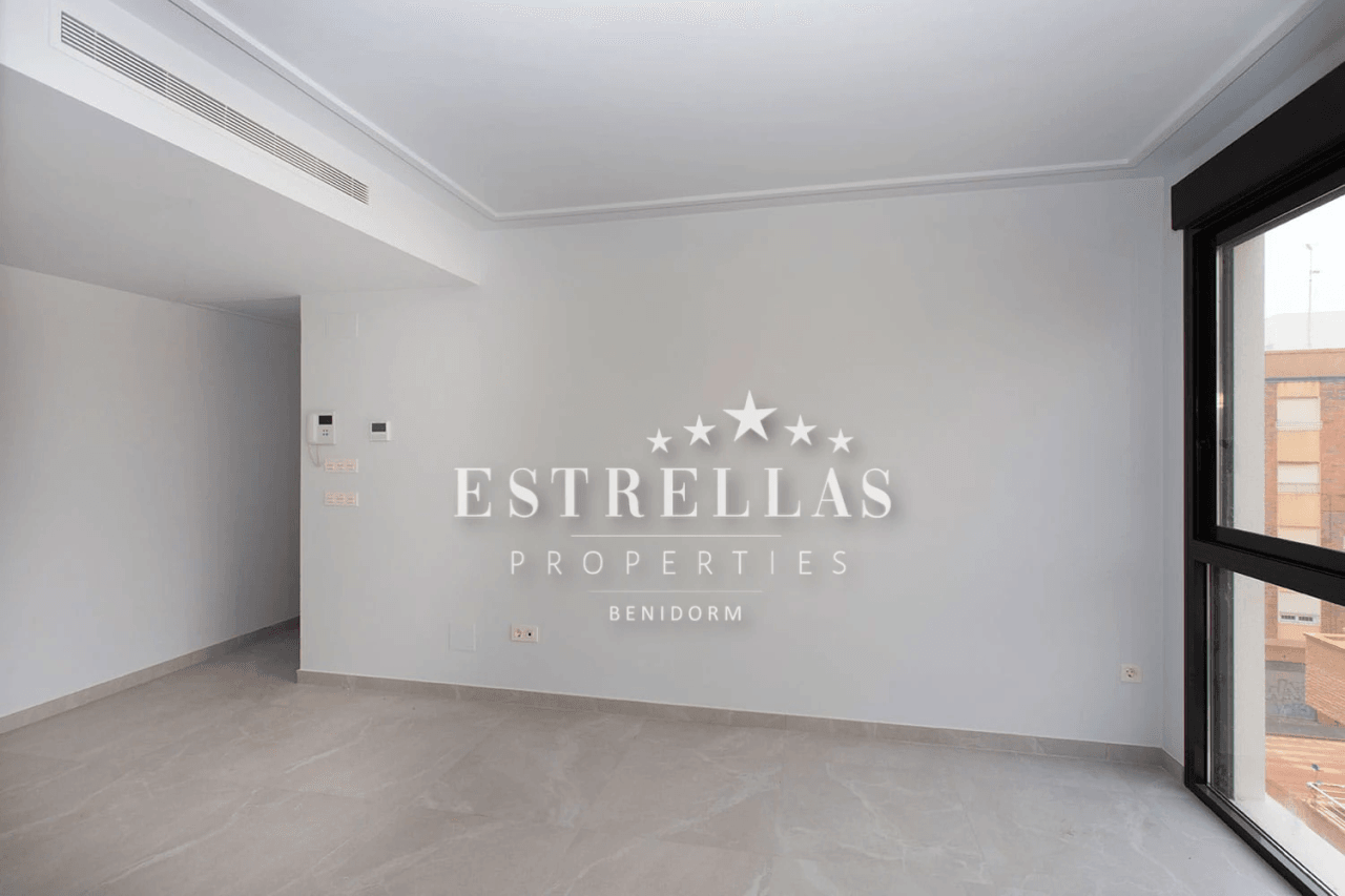 Moderne appartement nabij het strand in Torrevieja met zwembad en uitzicht op zee