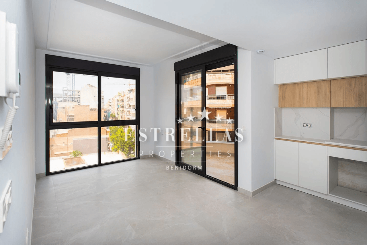 Moderne appartement nabij het strand in Torrevieja met zwembad en uitzicht op zee