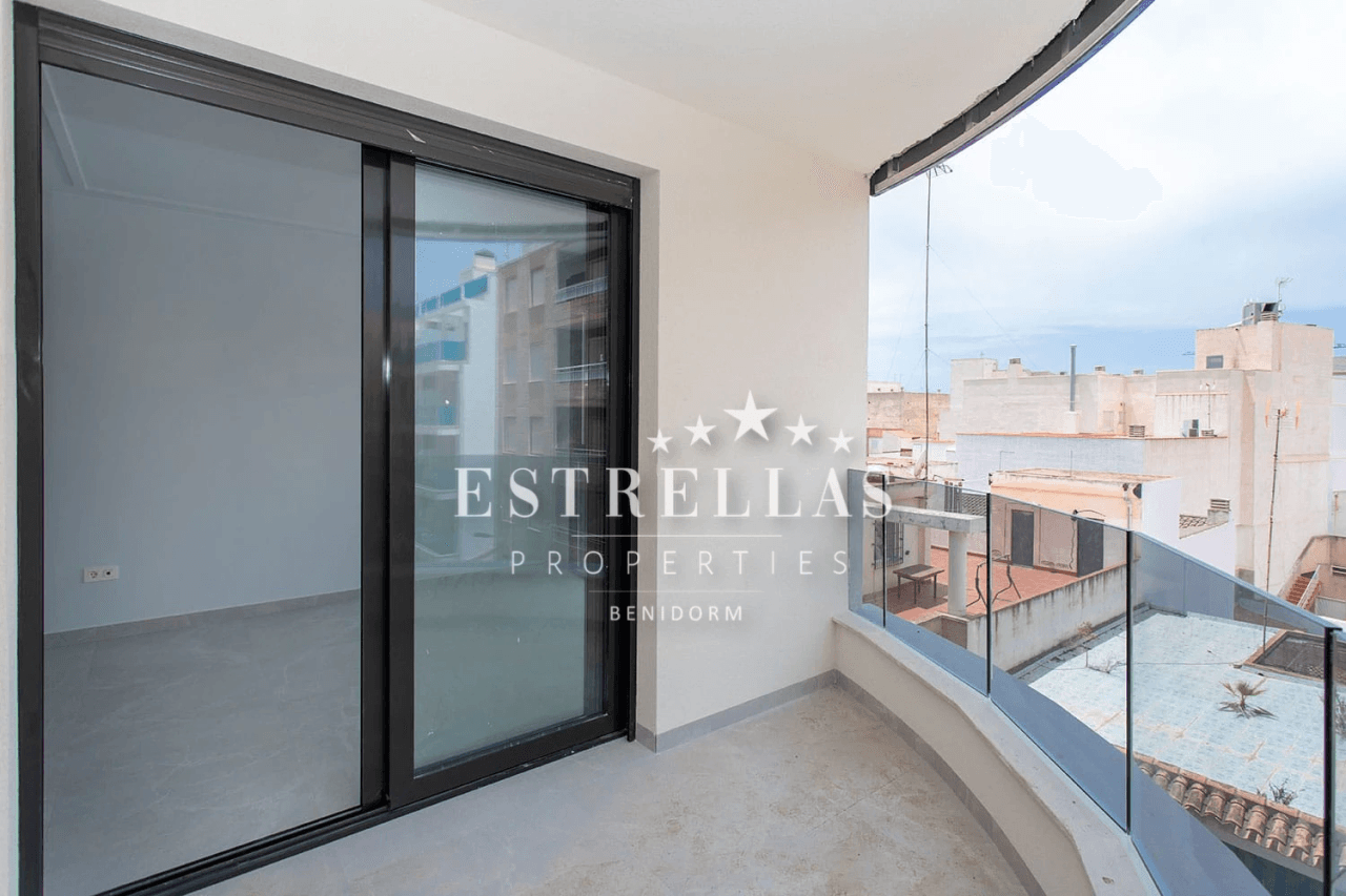 Moderne appartement nabij het strand in Torrevieja met zwembad en uitzicht op zee