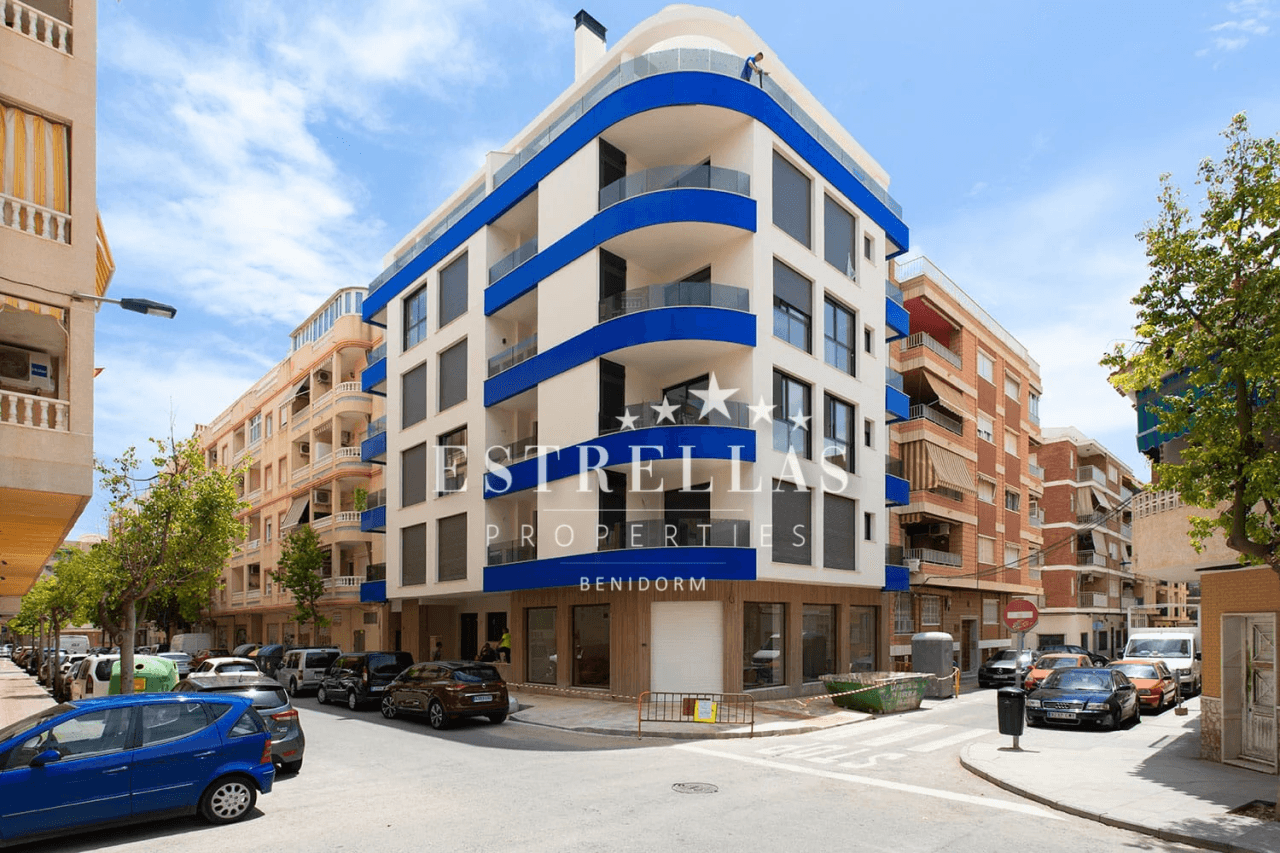Moderne appartement nabij het strand in Torrevieja met zwembad en uitzicht op zee