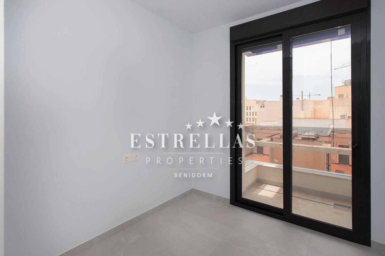 Moderne appartement nabij het strand in Torrevieja met zwembad en uitzicht op zee