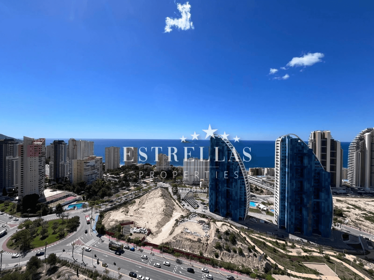 Exclusivo apartamento con vistas al mar parking y trastero en Playa de Poniente, Benidorm