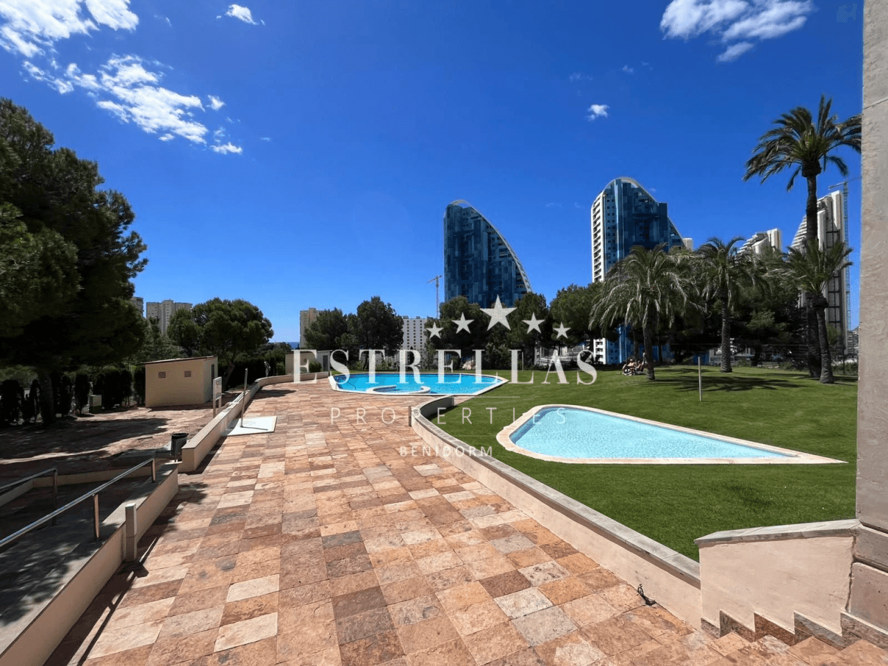 Exclusivo apartamento con vistas al mar parking y trastero en Playa de Poniente, Benidorm