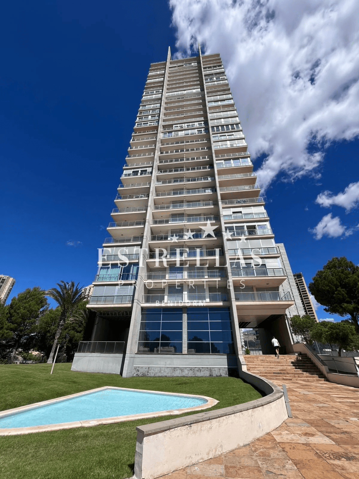 Exclusivo apartamento con vistas al mar parking y trastero en Playa de Poniente, Benidorm