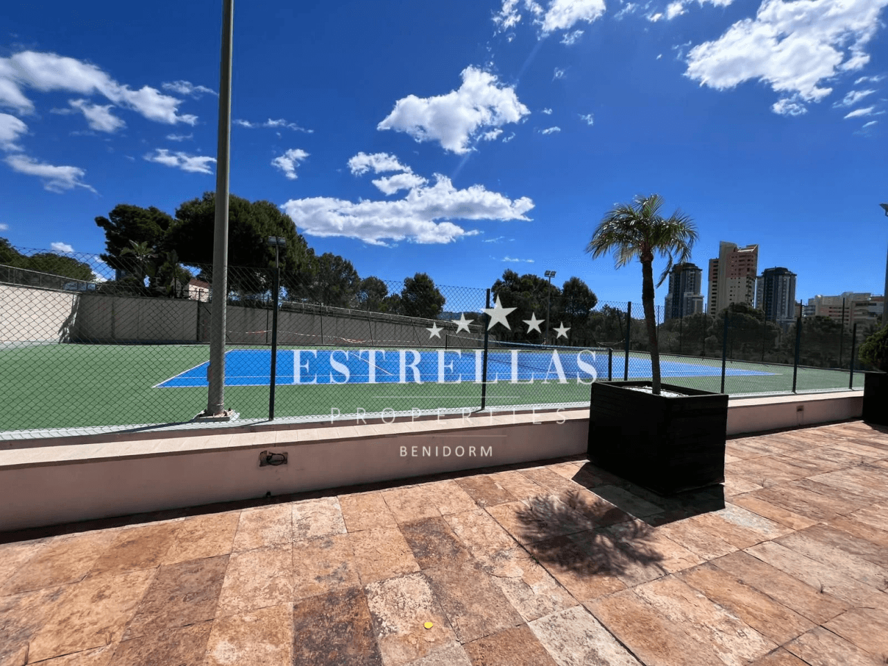 Exclusivo apartamento con vistas al mar parking y trastero en Playa de Poniente, Benidorm