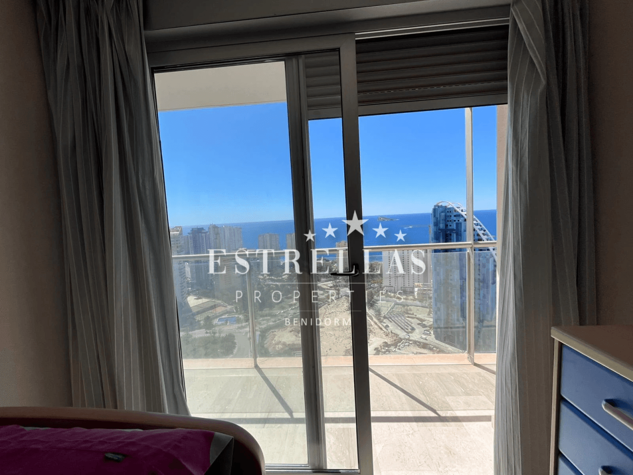 Exclusivo apartamento con vistas al mar parking y trastero en Playa de Poniente, Benidorm